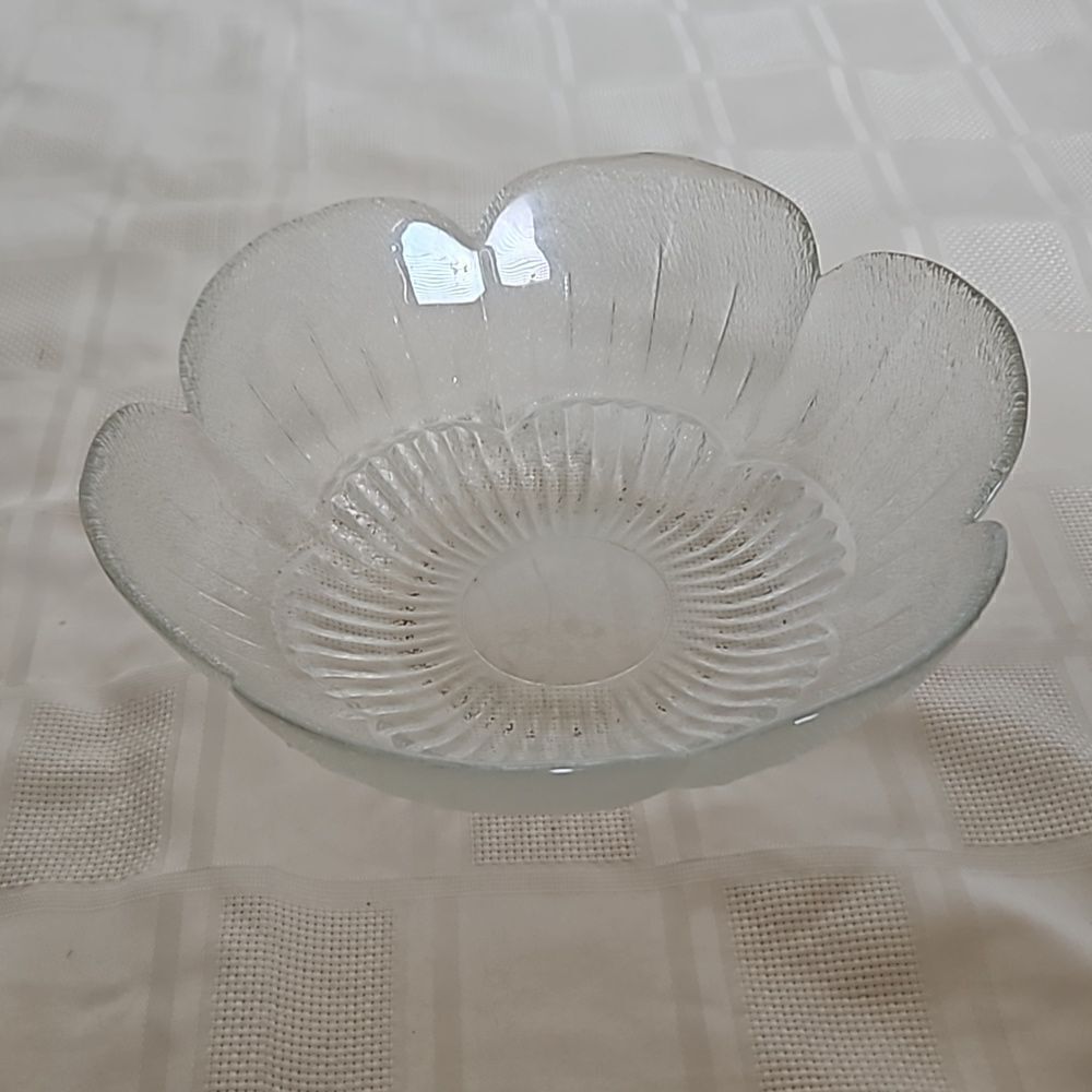 Clear Glass Fruit Bowl 10"-10" - Picture 12 of 16